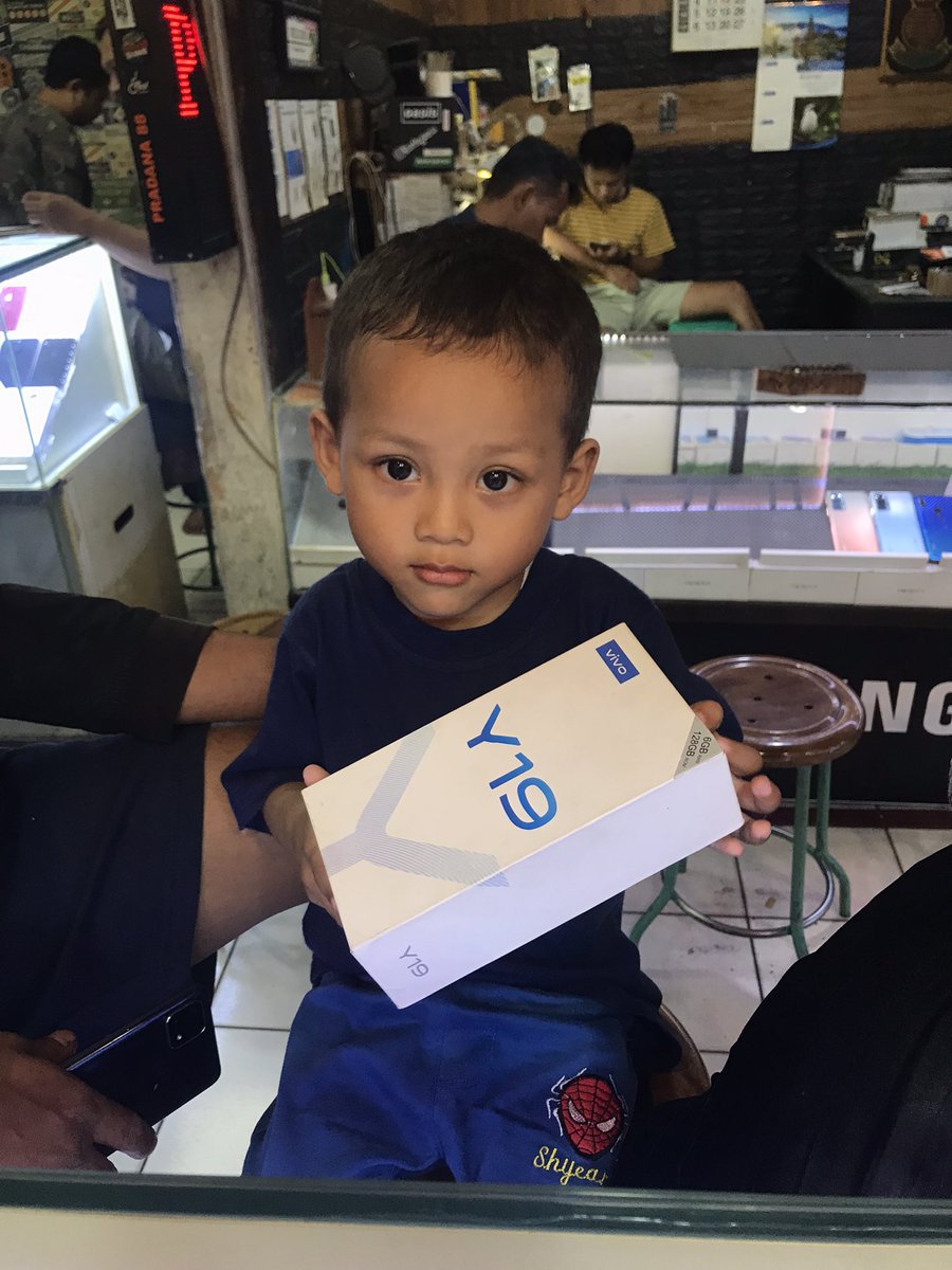 putra_andreas16's tweet photo. Makasih adek ganteng🫡
Terima kasih udah mempercayai handphone di toko kami kakak🫶🏽
Semoga Berkah Selalu Kakak😇
#jualhp #jualbeli #jualiphone #kotasolo #surakarta #jualbelihp #FYP #fypage #iPhone #iPhone #semarang #jogja #surabaya #zonauang #tukartambah #zonauang️ https://t.co/23F2Np6y4t