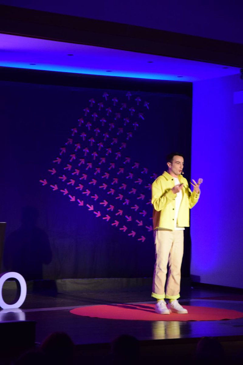 Ore 15:20

Sale sul palco di #tedxunisalento: Marco Martinelli che si soffermerà sulle piccole ma importanti interazioni fra vita e chimica.

#interяeazione