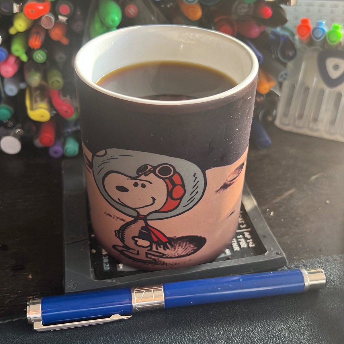 Buenos días mundo #aDarle #CaféNecesario #CoffeeTime #Mugshot #Snoopy