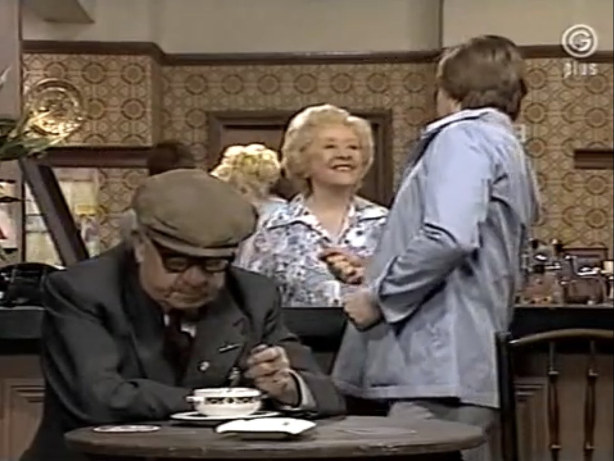 Doris as Annie Walker in the 1998th episode of Coronation Street (26th May 1980) with Jack Howarth as Albert Tatlock and William Roache as Ken Barlow #DorisSpeed #JackHowarth #WilliamRoache #ClassicCoronationStreet #CoronationStreet #ClassicCorrie #Corrie