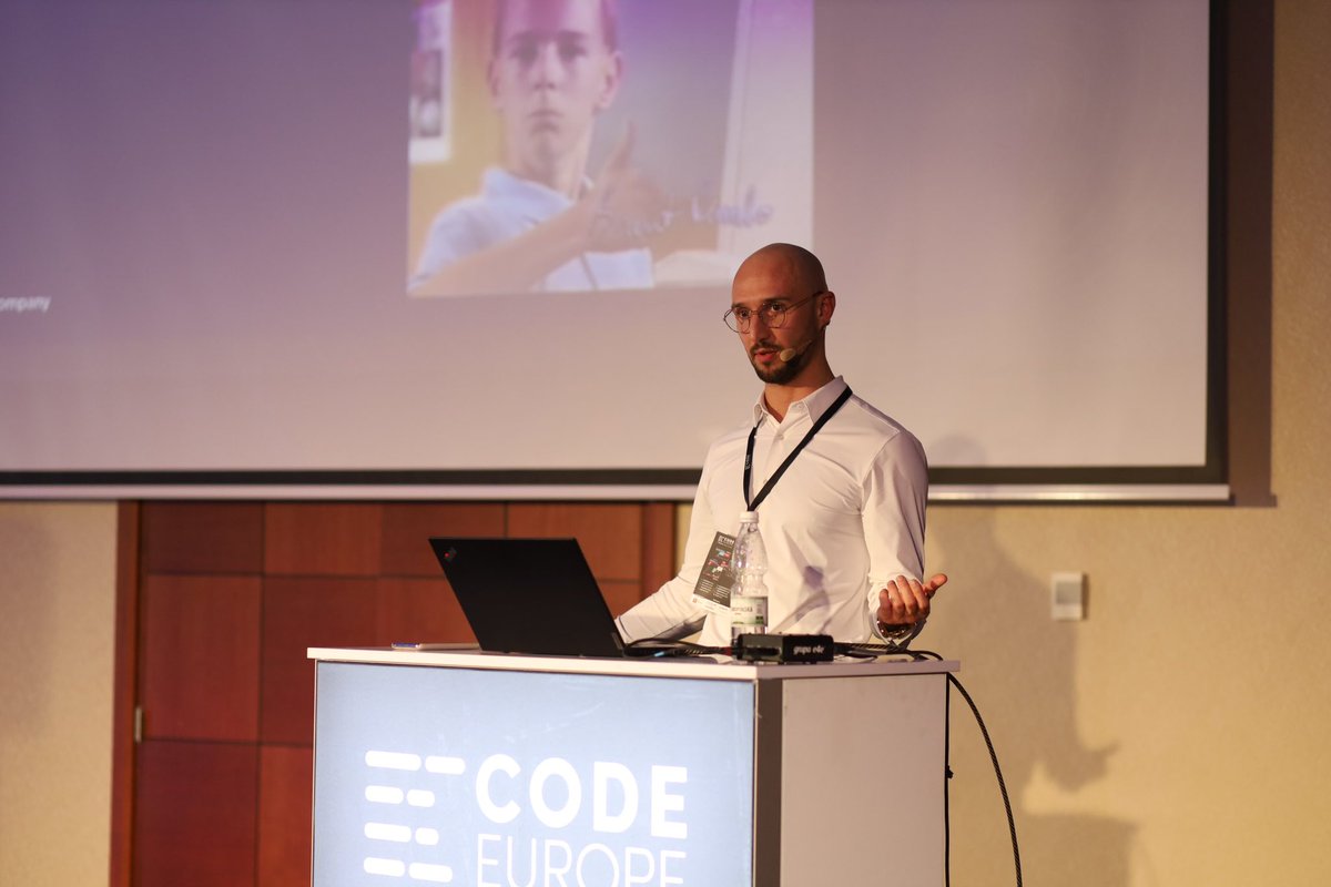 code_europe's tweet image. Krzysztof Gajda (Netcompany) presented a real-life case of designing and building next-generation ✈️ airport system capable of handling over 20 million passengers every year. 

#CodeEurope23 #CodeEurope #dotNET #Csharp