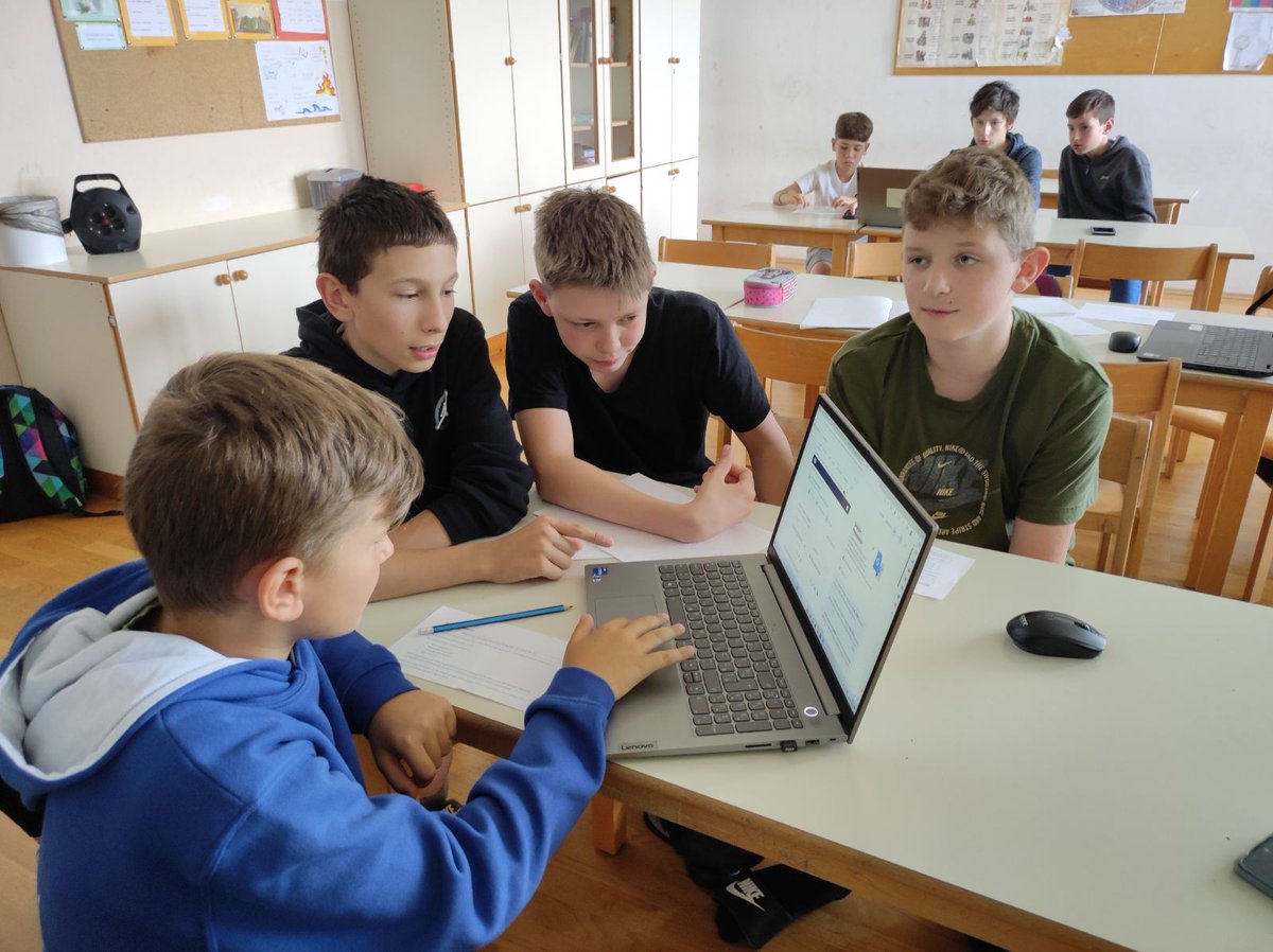 OSsencur's tweet image. Petkovo dopoldne smo preživeli razigrano in nasmejano. Potekale so različne delavnice, na katerih so sodelovali španski učenci in sedmošolci naše šole. #Learning #Cmepius #erasmus #friendship