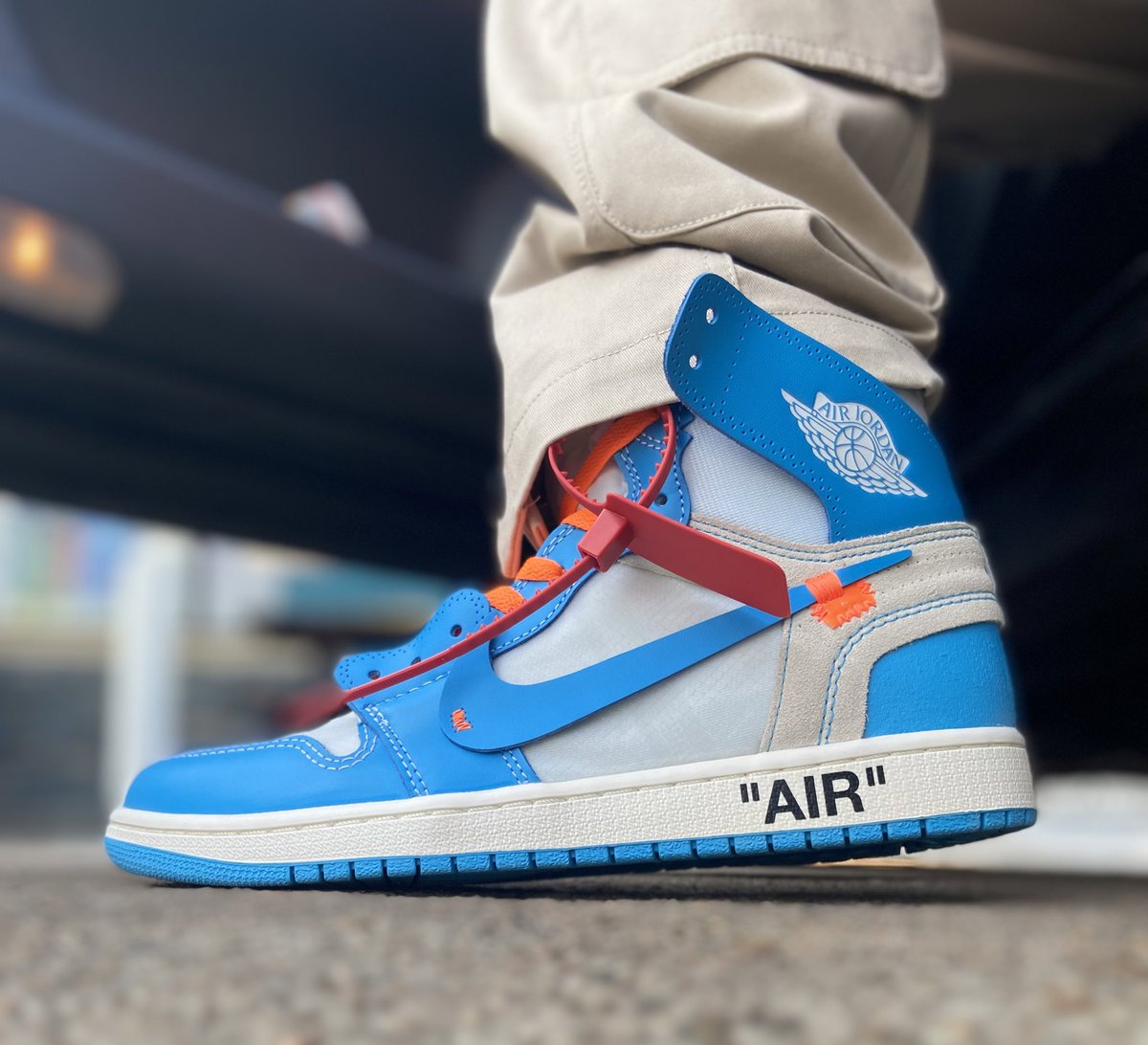 #KOTD #UnDs #GrailDay #ItsMySoberBDay AIR JORDAN 1 x OFF WHITE “UNC” 

3 years ago today I made the decision to never touch another substance. No heroin, no pills , no weed, no alcohol, NOTHING. Today, I can say I still have not touched anything since. To God, I am truly grateful