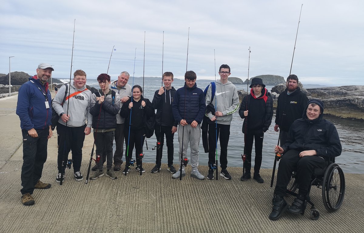 Start360org's tweet image. Week 3 &amp;amp; 4 of our Fishing programme with Castle Tower School in #Ballymena was along the beautiful North Coast at Portrush and Ballintoy. Glorious weather☀ learning about fishing at the coast🌊 ice creams🍦plenty of chat, relaxation and seaweed, though not many fish🐟 caught😊