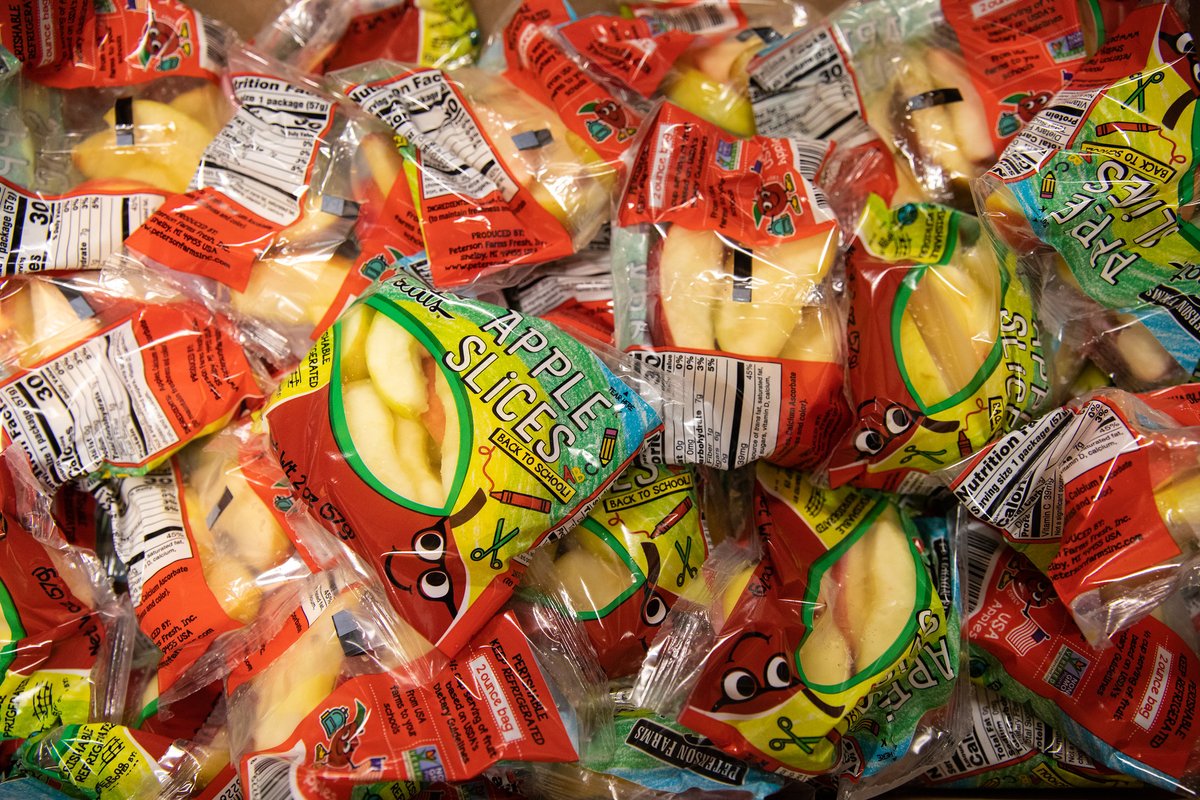 DM Public Schools (@dmschools) on Twitter photo DMPS will offer free summer meals at 29 locations to all children ages 18 and younger. <a href="/DMPS_Dining/">Des Moines Public Schools Food & Nutrition</a> staff have been providing nutritious summer meals for more than 40 years and proudly served more than 83,000 meals last summer alone. dmschools.org/news_release/dโฆ DMPS will offer free summer meals at 29 locations to all children ages 18 and younger. <a href="/DMPS_Dining/">Des Moines Public Schools Food & Nutrition</a> staff have been providing nutritious summer meals for more than 40 years and proudly served more than 83,000 meals last summer alone. dmschools.org/news_release/dโฆ