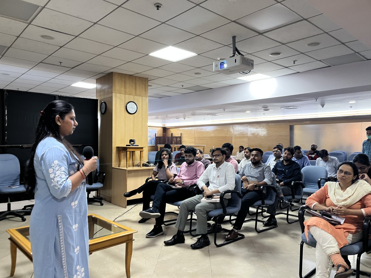 wash_institute's tweet photo. An engaging and enlightening awareness workshop was organised by @wash_institute for employees of @pfclindia under its #SwachhtaPakhwada2023 campaign, this was exclusively designed to promote cleaner & healthier work environment.#Cleanworkenvironment
@usaid_india @SwachhBharatGov https://t.co/JiaMEPVJut