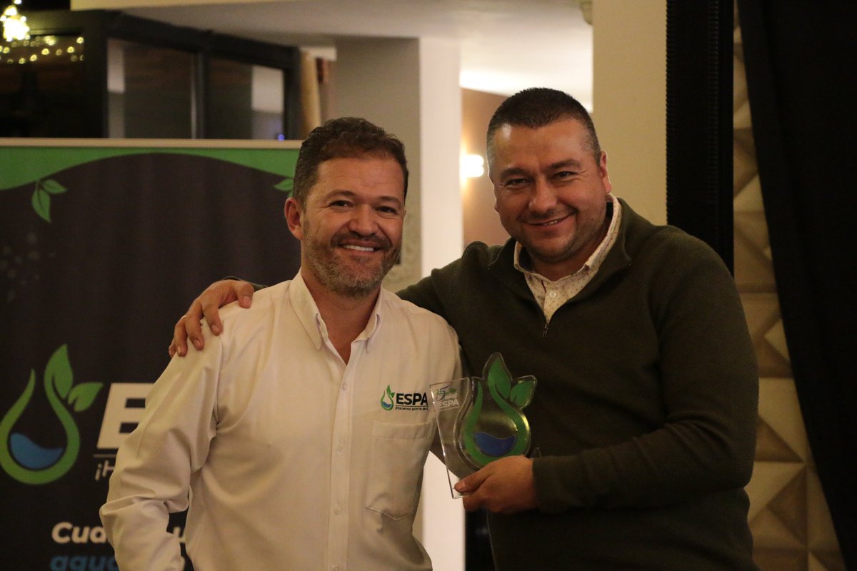 ESPAMarinilla's tweet image. Somos el corazón de la ESPA.💚💙 En la noche de ayer conmemoramos los 25 años de nuestra amada empresa junto a todo nuestro equipo. 🍃♻️