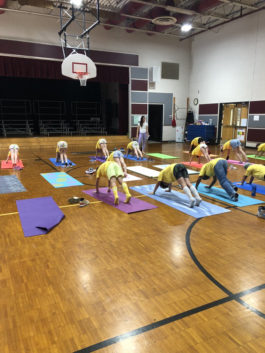 MrsHowardFV's tweet photo. First annual Field Day at Fairview Elementary thanks to our amazing PTO! 🦊 @FCASD https://t.co/rznMyIJLb4