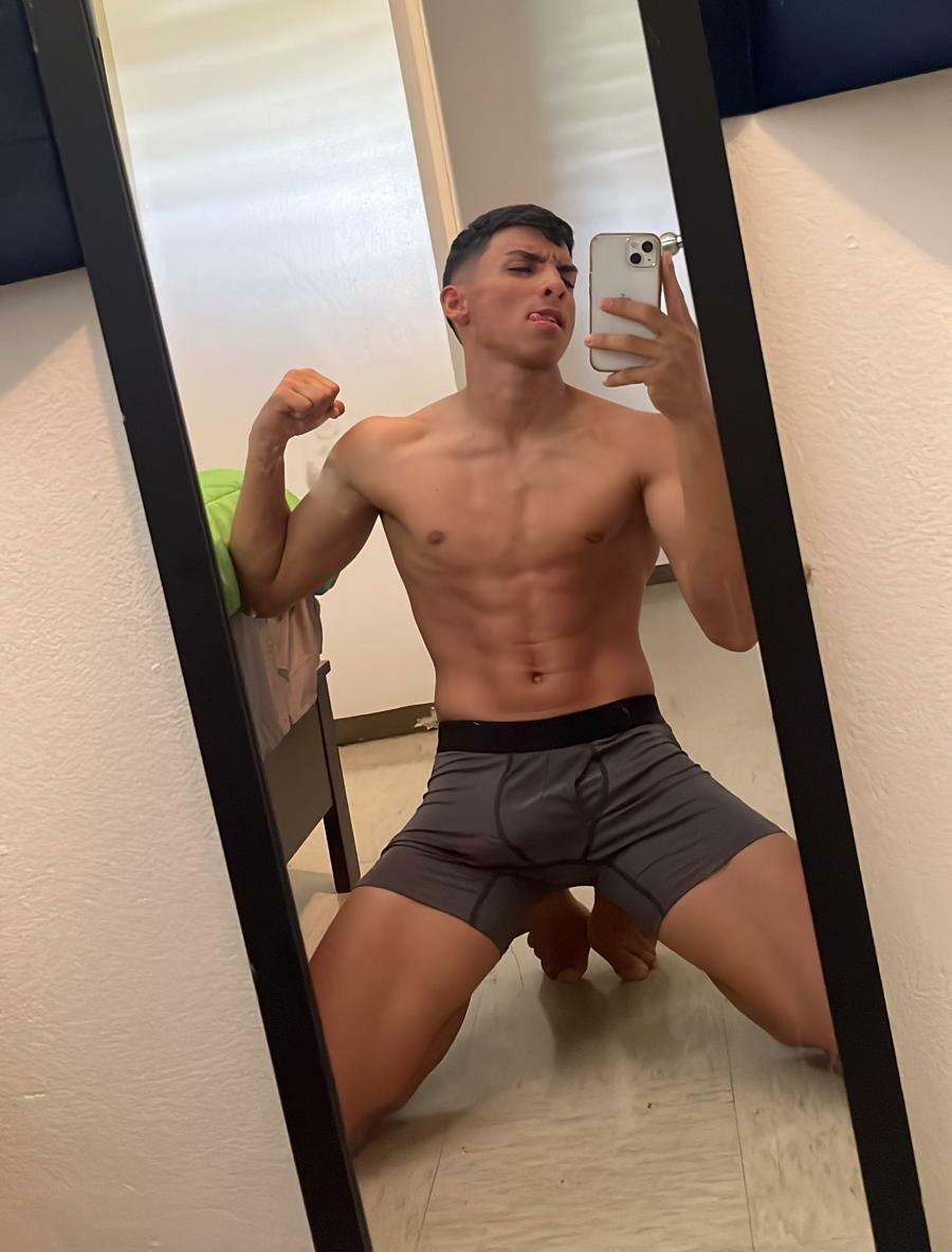 Benny_Model's tweet photo. 😉 https://t.co/dfiLGVWyRY