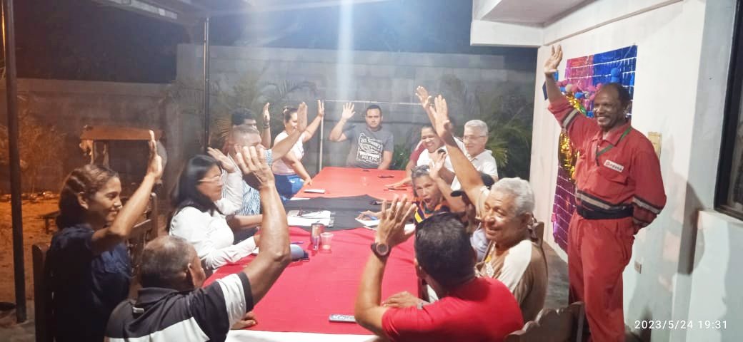 🔴⚫ En el Mcpio. Santa Ana con el acompañamiento de Nuestra DR. y Militancia  #Tupamaro, Bajo el método del intelectual colectivo se realizó el Proceso de Adecuación de la  estructura Municipal, en pro del avance de nuestra organización.

#SiempreJuntoAlPueblo