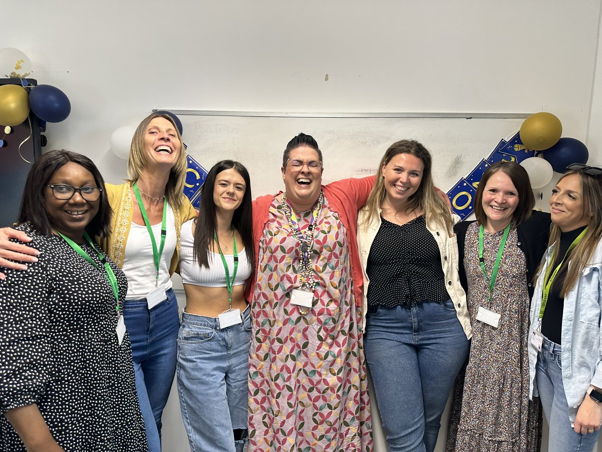 TeamNKEd's tweet photo. Another year has passed for my @UniofGreenwich #BAed and #FdA students. I feel privileged to know these incredible people who work hard to educate and support the children at their settings. 
Congratulations to them. They make my days magical. https://t.co/TOi7y0JPfK