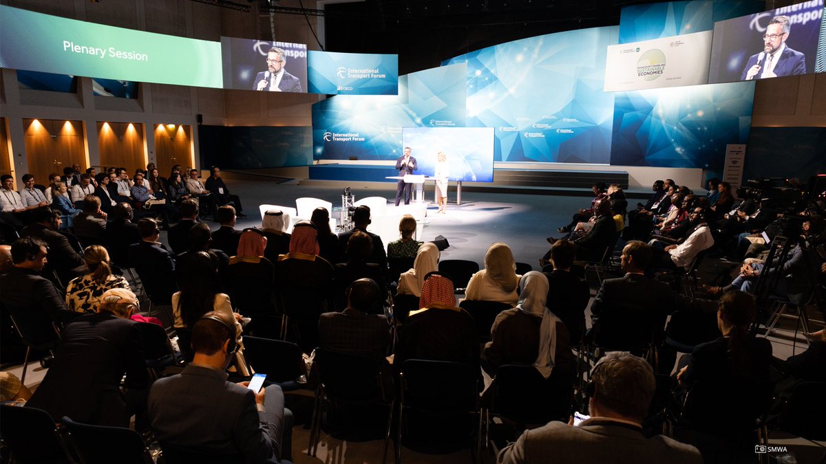 <a href="/SMWA_SN/">SMWA</a> Die Studierenden nahmen am Open Stage Café, einem Messerundgang sowie der Plenarrunde teil und trafen ITF-Generalsekretär Young Tae Kim. (📸 <a href="/SMWA_SN/">SMWA</a>)
