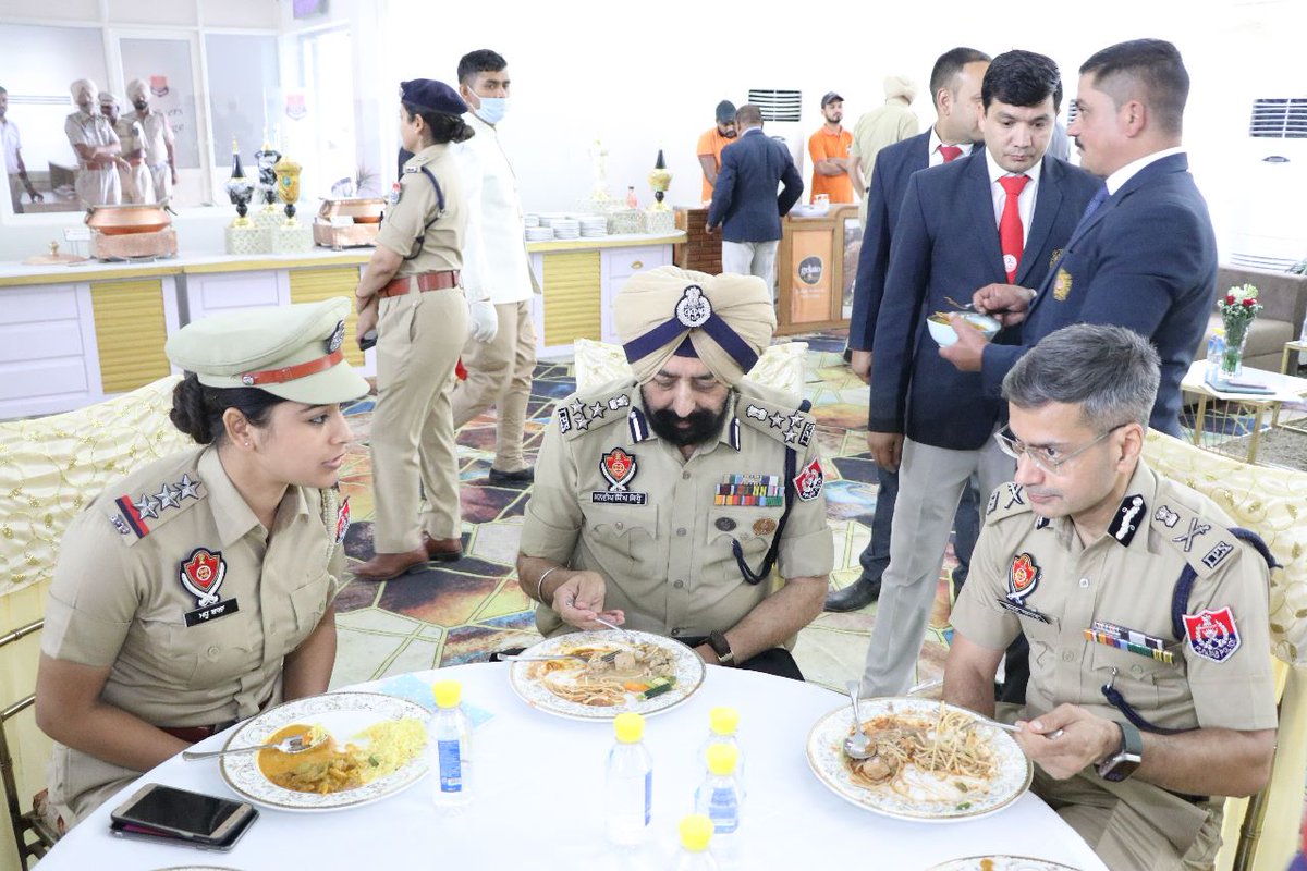 Punjab Police India on Twitter "DGPPunjab had 'Bada Khana' with the