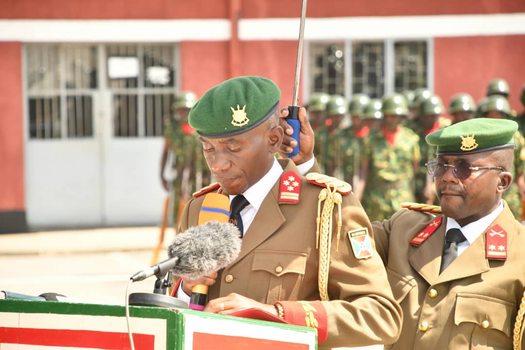 LeRenouveauBdi's tweet image. Le chef de l&apos;Etat burundais, @GeneralNeva, et commandant suprême des Forces de défense et de sécurité a réhaussé de sa présence, le vendredi 26 mai 2023, les cérémonies de l&apos;ouverture solennelle de l&apos;année académique à l&apos;Institut des cadres militaires (#Iscam).