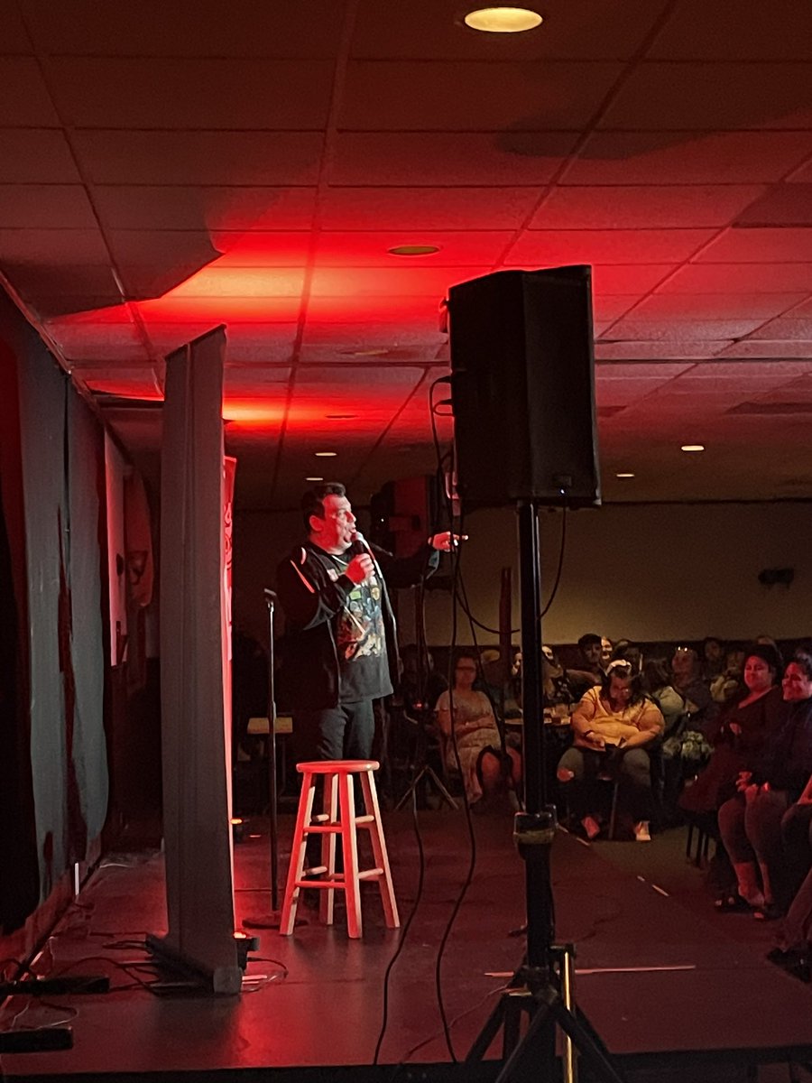 What a fun show last night with the one and only Carlos Mencia with a 2 plus hour show at Rookies Sportspub. 

O.M.E Productions @OlsenMediaEnt  #EventProduction #StageLighting #LightingDesign  #SoundProduction #LiveShowProduction #LiveMusic NLDOME.com
