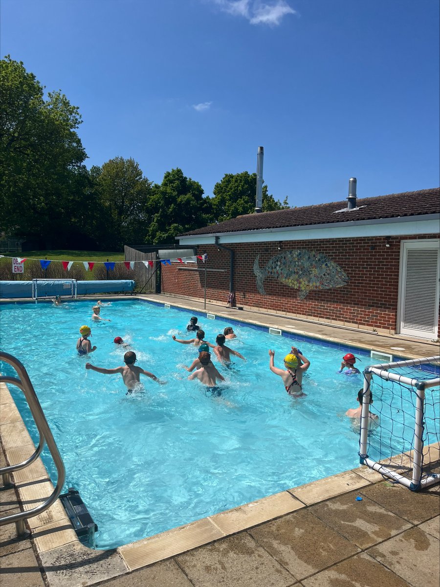 What a beautiful day for Water Polo at Dulwich Cranbrook 💦🤽 ☀️. Happy half-term, everyone! #dulwichcranbrook #clubs #findyourelement #year4