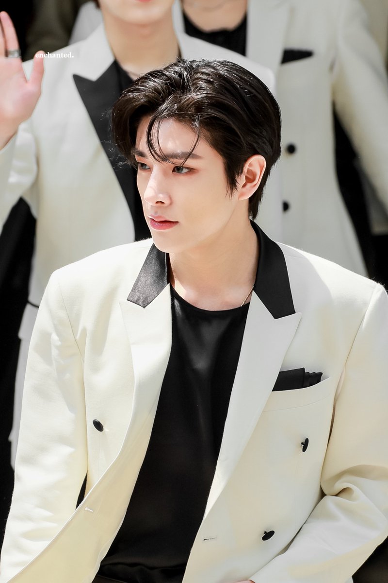enchanted1515's tweet photo. 230526 뮤뱅 Music Bank 

#제이크 #JAKE #ジェイク  
#엔하이픈 #ENHYPEN #エンハイプン https://t.co/C3reOUga12