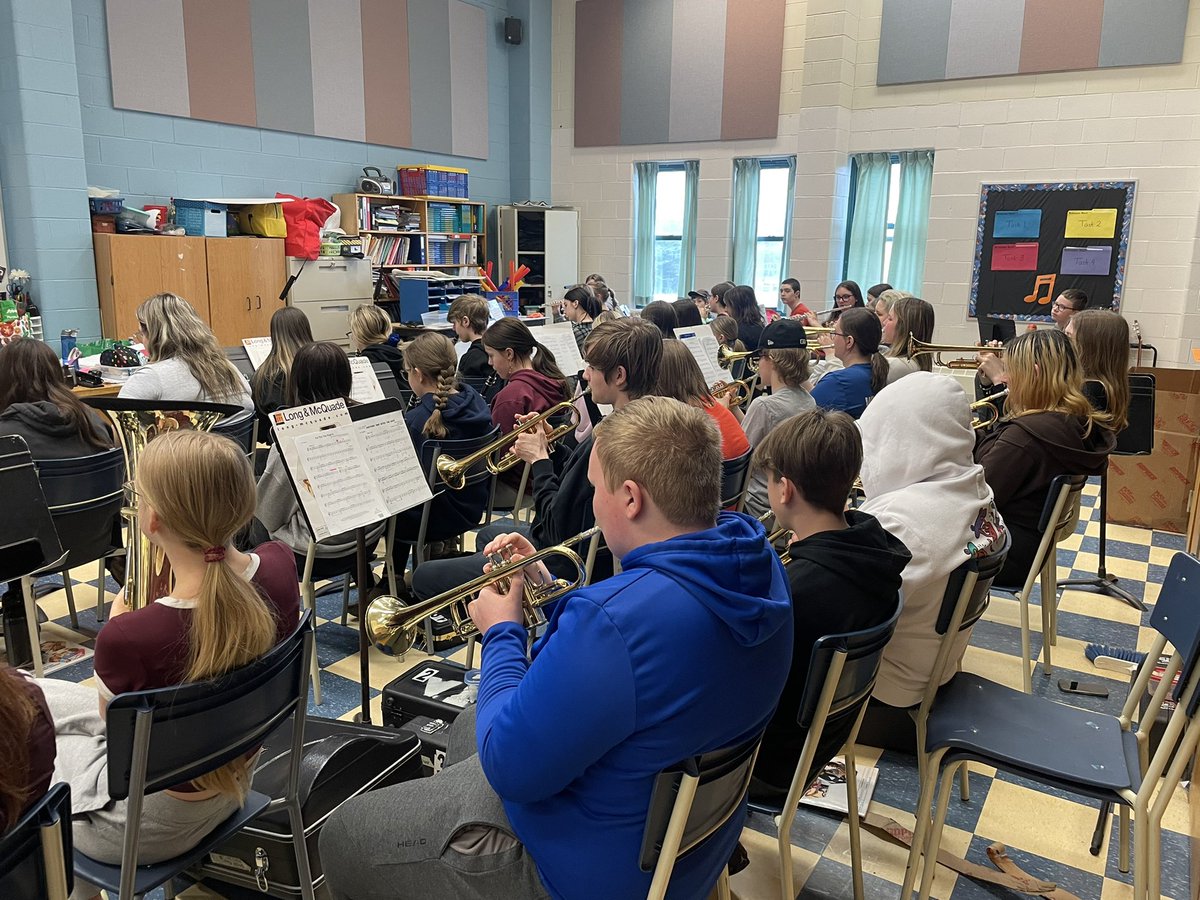 Ms Tissel tweet media