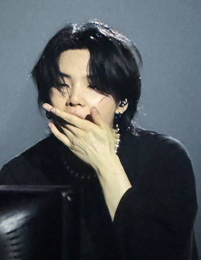 Wkwkkwkwkw women independent women independent lihat yoongi begini juga langsung goyah lo semua