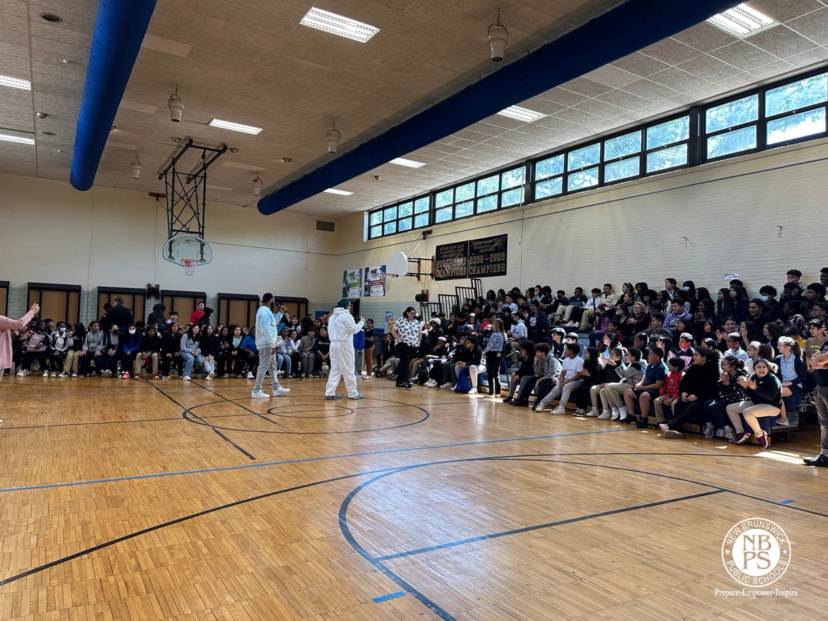 Things got sticky at Woodrow Wilson Elementary School as Mr. Chiodo, School Principal, was taped as part of a Field Day Fundraiser! #ALLIN4NB #NBPSLetsGO!