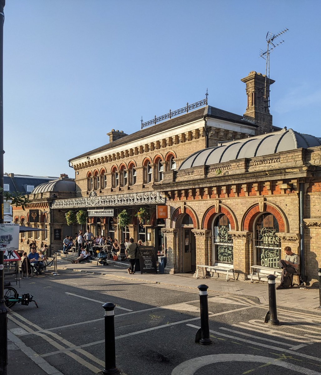 Come on Southwark! Vote for Denmark Hill to win the 🏆 #WorldCupofStations 2023 Grand Final🏆 👇 Vote here 👇 You have until midnight Looking mighty fine in this evening's sunshine!