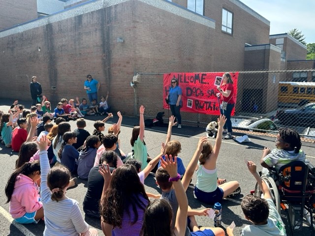 Today 4th grade welcomed Sadie and Ruthie, the hero dogs, to Laurel Ridge! Such good girls doing such good work 🐾🐾 #everyliononeroar