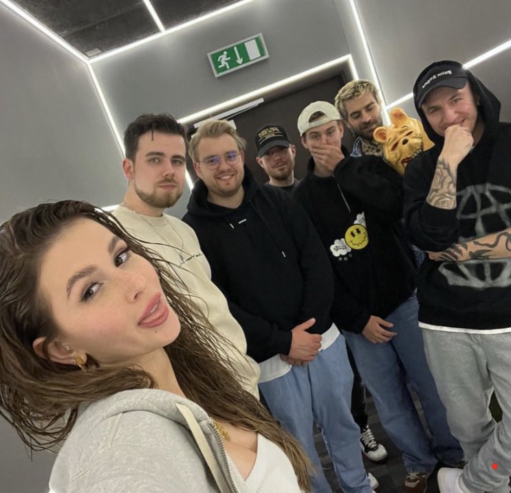 🌐 ᴛʜᴇᴘᴏʟᴀɴᴅɴᴇᴡs 🌐 tweet media