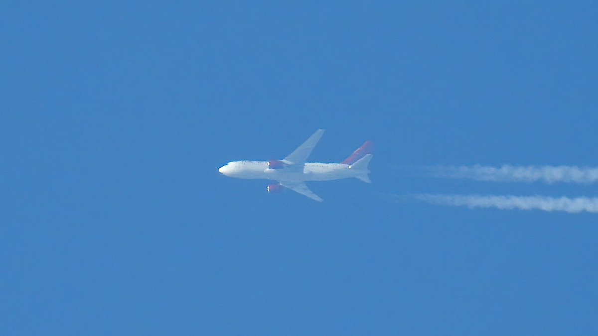 EHSBspotter's tweet photo. Omni Air International Boeing 767-224(ER) 🇺🇸N207AX spotted crossing over 🇳🇱the Netherlands tonight: U.S. Transportation Command flight #CMB332.
#NLspot @NLspot🇳🇱 https://t.co/3j6Z4W9387