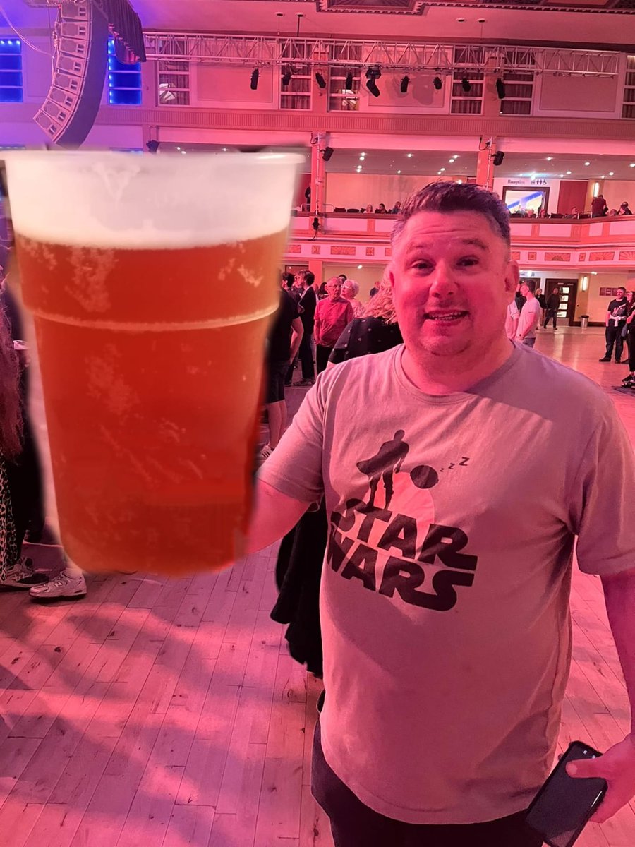 Ornid's tweet photo. Ready to get some dancing in with @MisterMatt1985 watching @welovepulp at @bridspa #thisishardcore https://t.co/LokEIe64B6