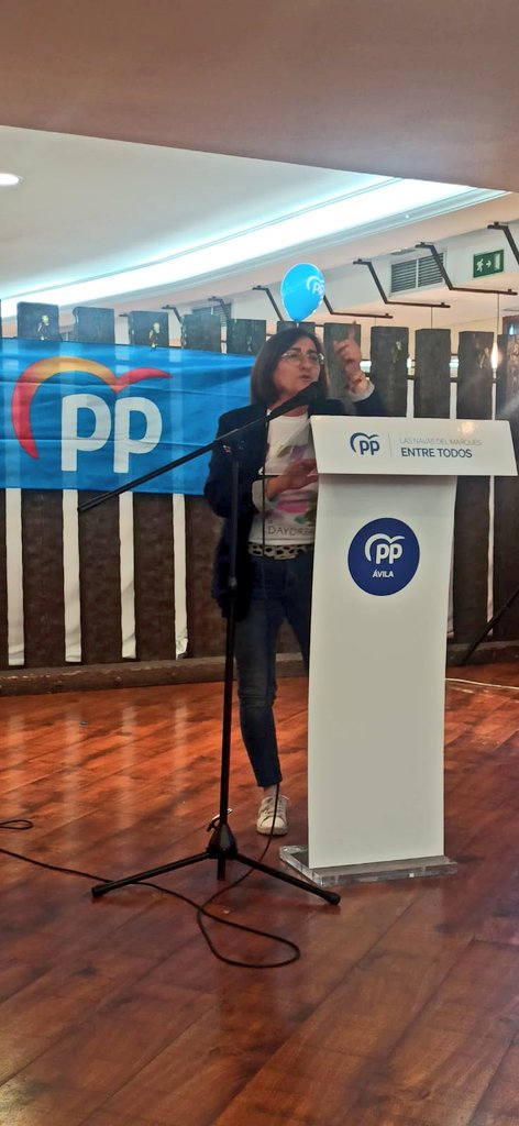 Rpngrajos's tweet photo. #MariadeLasNavas 👉 "Todos juntos, todos unidos estamos ofreciendo lo mejor para nuestros vecinos de #LasNavas " un #EquipoComprometido con el #Futuro de #TodoslosNaveros.
El #28N 🗳🅿️🅿️ 
#VotaPP https://t.co/EVEwdoVqri
