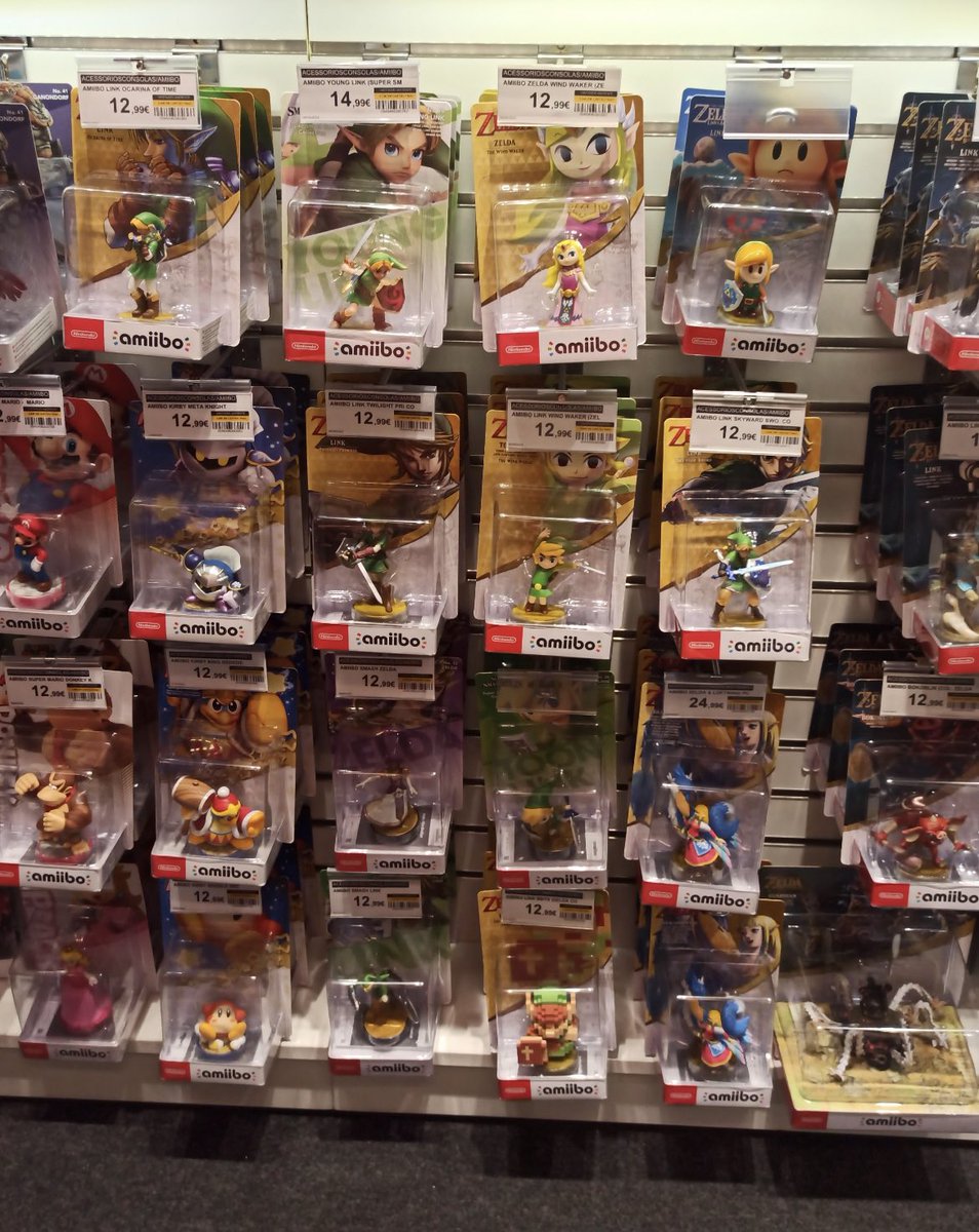 AmiiboNews's tweet photo. Retweet to traumatize an American. Current amiibo stock in Portugal. I feel so much pain! 

From r/amiibo: https://t.co/EmLQtN6hjl https://t.co/tkqvcy2GOb