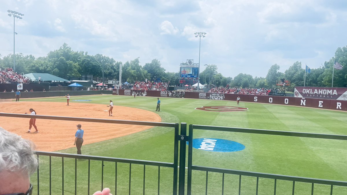TheHypeManHarry's tweet photo. @jackiewinz @HRtrackerSports @prestonPoole405 @QTip47 @KyleeOsburn @Bluto51 @notarabledays @MaddiShip 
Took off @Team_Tinker today so guess what I’m doing give ya one guess #OneGuess #OnlyOneOklahoma @OU_Softball https://t.co/uPX076dRq8
