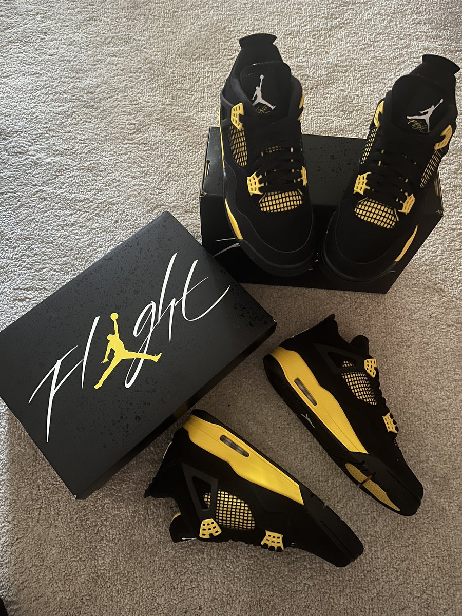 AccioMan93's tweet photo. AJ4 Thunder ✅
💛@usnkrs_success 
🖤@Marsproxies https://t.co/YOmFUB7JAC