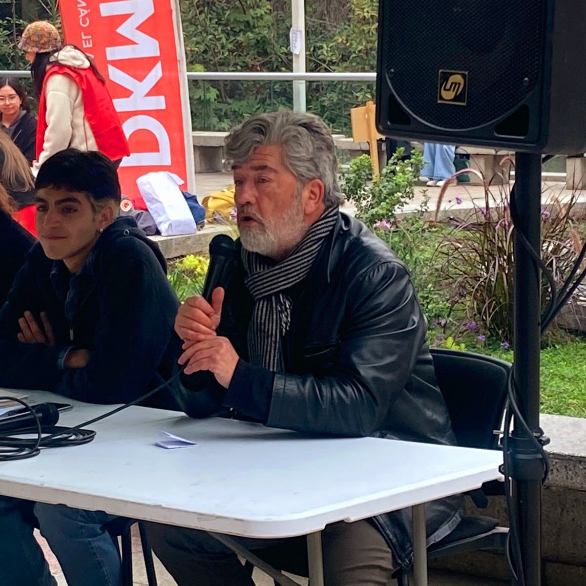 YerkoLjubetic's tweet photo. Semana Constituyente en la Facultad de Derecho de la Universidad de Chile 📃🛵

Hazte parte también de la redacción de una #NuevaConstitución para Chile 🫱🏼‍🫲🏼. Participa de instancias como estas e infórmate sobre los mecanismos de participación de la @SPCiudadanaCL 🤓. https://t.co/ee81J4RUIl