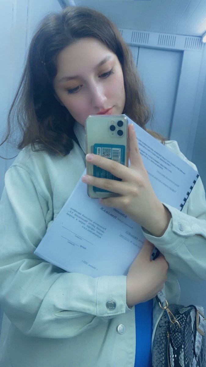 alushkayes's tweet photo. 𝒞𝒶𝓊𝓈𝑒 𝓌𝑒 𝓈𝓊𝓇𝓋𝒾𝓋𝑒𝒹 𝓉𝒽𝑒 𝒢𝓇𝑒𝒶𝓉 𝒲𝒶𝓇🎓 https://t.co/G6WMgoSWpI