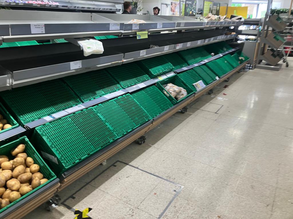 Not much fresh fruit, salad or veg in @waitrose Cirencester today for the bank holiday thanks to #Brexit #foodshortages