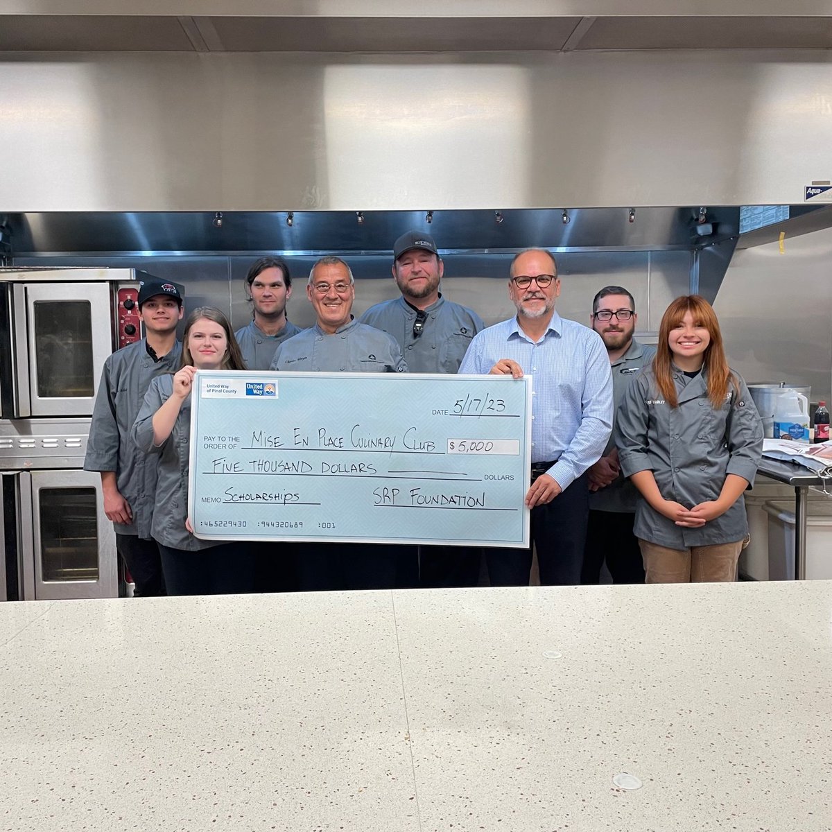 Very excited to award CAC Mise En Place with a $5,000 gift from @SRPconnect to benefit the Caleb Rodriguez Culinary Scholarship. 
To learn more about the scholarship & culinary program, visit their website: t.ly/Ka1j0
Together, we can make a difference.
#LiveUnited