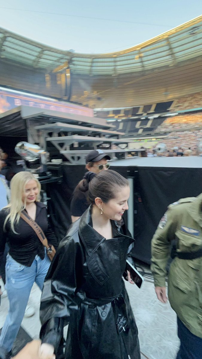 PopCrave's tweet photo. Selena Gomez spotted at Beyoncé’s ‘RENAISSANCE’ World Tour. https://t.co/FMSz6DaymG
