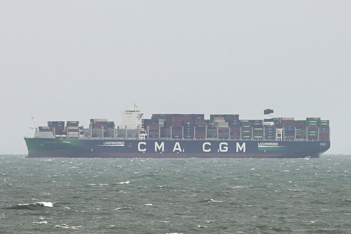 At 366 meters the CMA CGM KIMBERLEY, IMO:9894973 Patagonia-class #ContainerShip en route to Norfolk, Virginia, flying the flag of France 🇫🇷. #ShipsInPics #CMACGMKimberley
