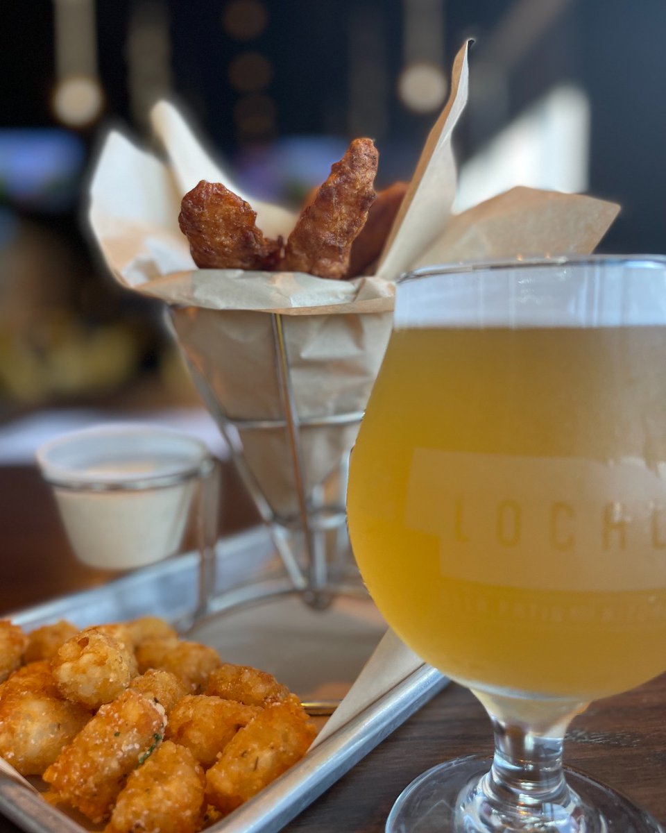 LocalBeerCo's tweet image. Friday lunch at LBPK: where we turn 'TGIF' into 'Thank Goodness It's Food!' 🍔🍻 Join us for a mouthwatering midday feast and start your weekend off right. 

#FridayLunching #FoodieFriday #CheersToWeekendFeels"
