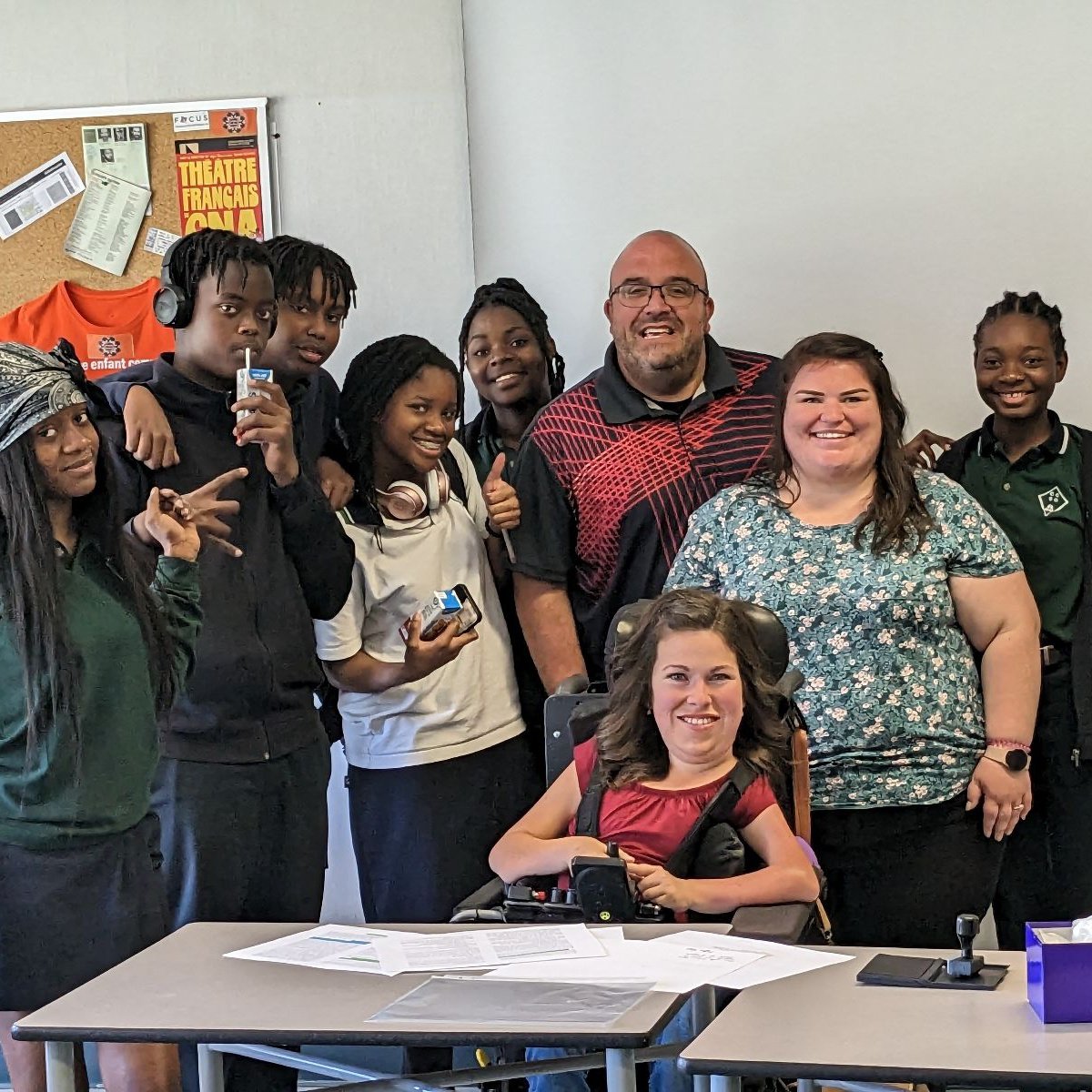 FVennePROF's tweet photo. Atelier littéraire de Mylène Viens, autrice du roman POURQUOI PAS? @Editions_David @Zone1418 @AAOF_comm @ConseilartsON @REFC_ @Conseilartscan #roman #FRA1D #FRA2D #frcan

Merci Mme @MyleneViens pour votre vent de liberté et d'espoir! 📚 https://t.co/N4O9hAEaLW