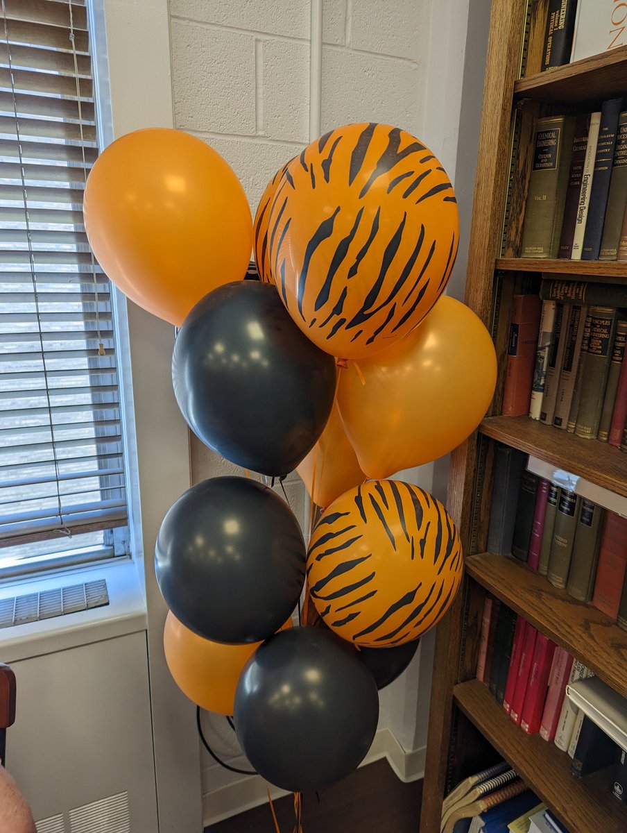 Happy reunion! <a href="/EPrinceton/">Princeton Engineering</a> . Drawing by talented Princeton CBE grad student <a href="/AnanyaChakrav/">Ananya Chakravarti</a>