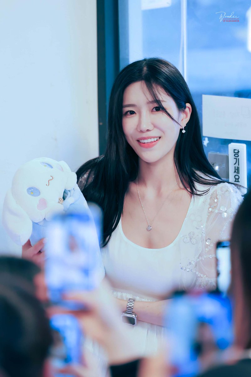 2023/05/27 
𝐇𝐢 𝐌𝐲 𝐆𝐢𝐫𝐥 
𝐇𝐚𝐩𝐩𝐲 𝐁𝐢𝐫𝐭𝐡𝐝𝐚𝐲

모든 순간이 너였다
每個瞬間都是妳
every WONDER time is you

#HAPPYDAWONDAY
#우주소녀 #WJSN
#다원 #DAWON
#남다원 #NAMDAWON
#多願 #南多願