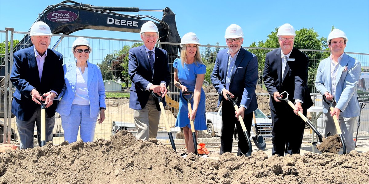 Multiple generations of family owned @peopleCare_ca were thrilled to come together with the #LTC Minister, and community partners @EastZorraTav Mayor and @erniehardeman, a longstanding leader in Ontario in delivering more care to seniors in @OxfordCounty @peopleCareCEO