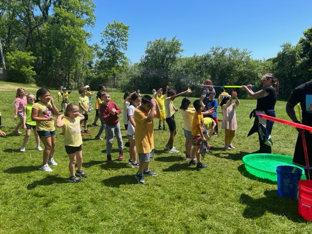 MrsSingleton115's tweet photo. We ended our day with a squirt down!!  We were soggy, but so happy!! Thank you to all of the parents that made this awesome day so wonderful!! https://t.co/JuTGuvaeDQ