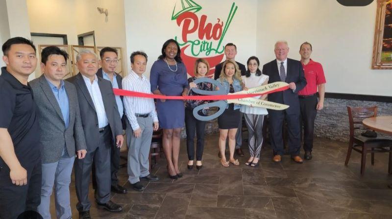 Congratulations to Pho City on their ribbon cutting ceremony yesterday at The Loop in Methuen!

It was great to be joined by a Representative from Mayor Perry's Office, Senator Payano, Rep. Hamilton and Councilor Zeigler.

Congratulations to Pho City!

#ChamberMember #MethuenMA