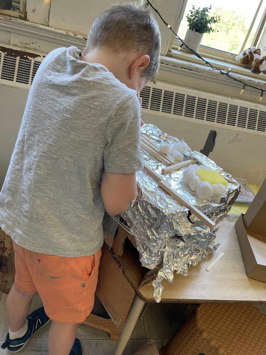 211Calderone's tweet photo. We are applying our knowledge of materials &amp; structures to design and build a shelter for our classroom stuffy, Digger the Dog! 🐶 🏠 We agreed that the shelter must have a roof, walls, floor, a comfortable area for Digger to sleep &amp; a water resistant exterior! https://t.co/ATk0J4hTON