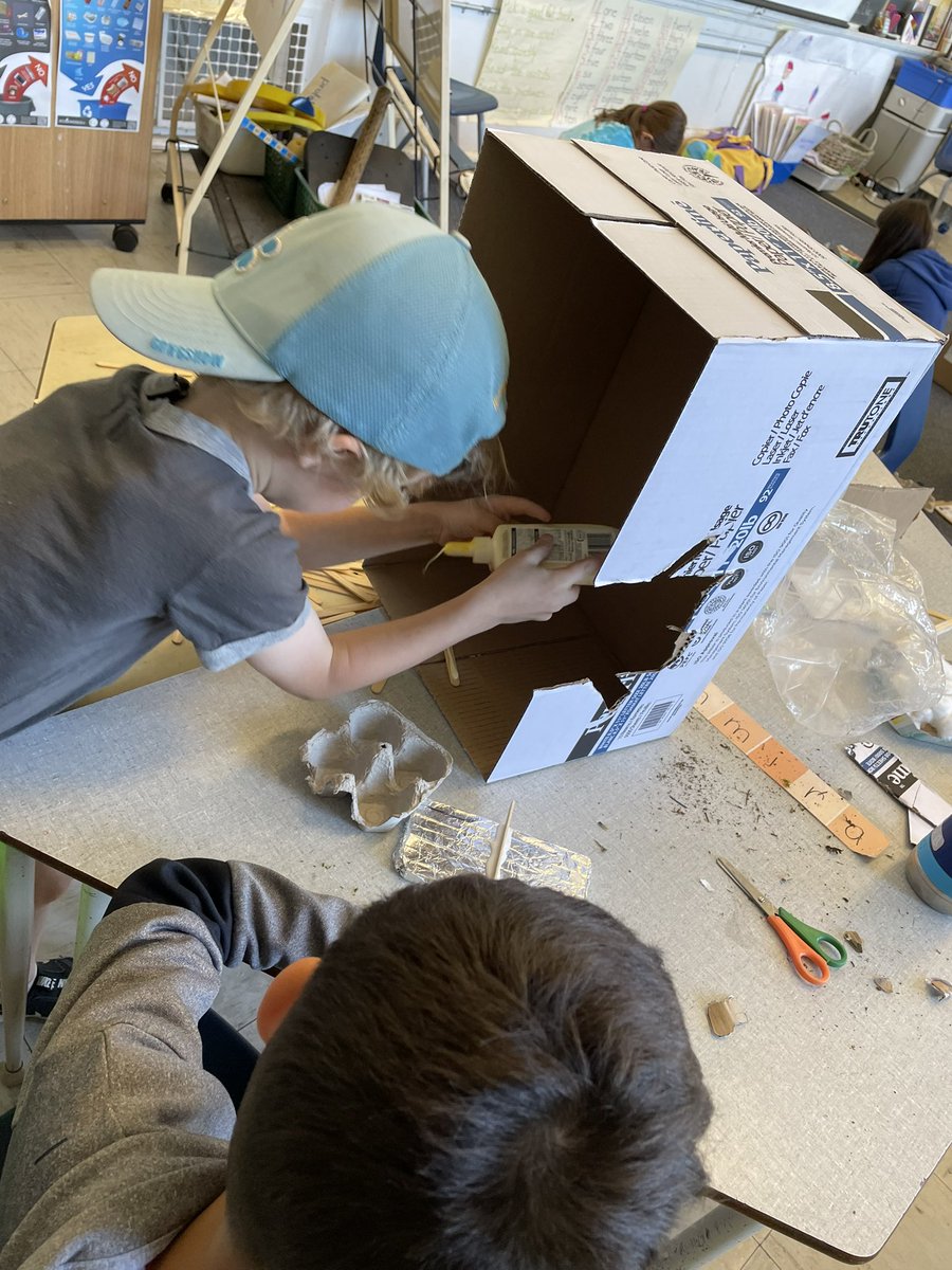 211Calderone's tweet photo. We are applying our knowledge of materials &amp; structures to design and build a shelter for our classroom stuffy, Digger the Dog! 🐶 🏠 We agreed that the shelter must have a roof, walls, floor, a comfortable area for Digger to sleep &amp; a water resistant exterior! https://t.co/ATk0J4hTON