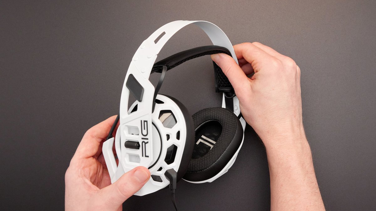 RIGGaming's tweet photo. Sling headband. An icon in gaming. #500PRO https://t.co/7OaVugwksY