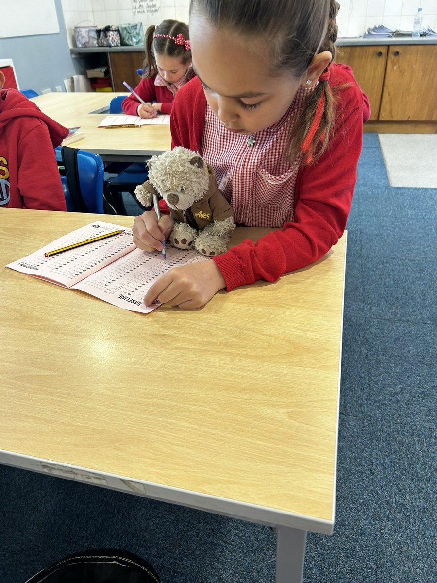 Stukeley_2019's tweet photo. Willow class had a visit from Brownie  bear today. She did a great job with her TTRS! 🐻 https://t.co/qoOXsnxIoo